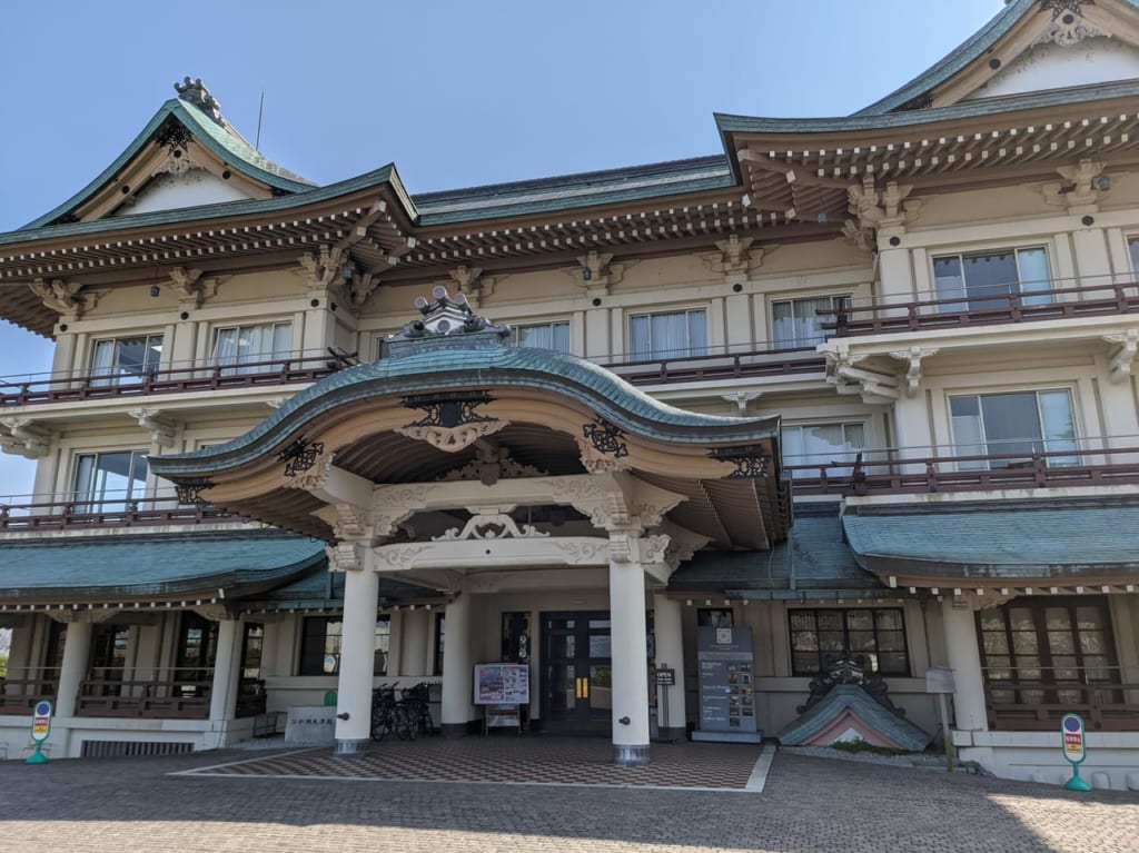 びわ湖大津館で桜＆チューリップフェア