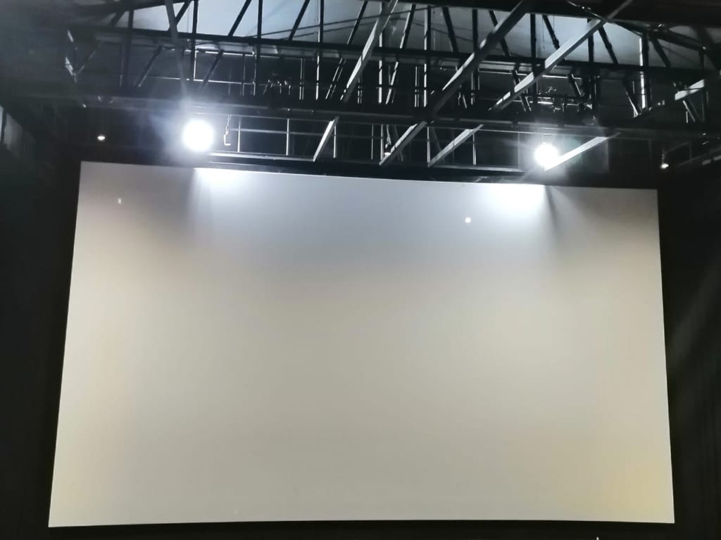 Rカフェでドライブインシアター
