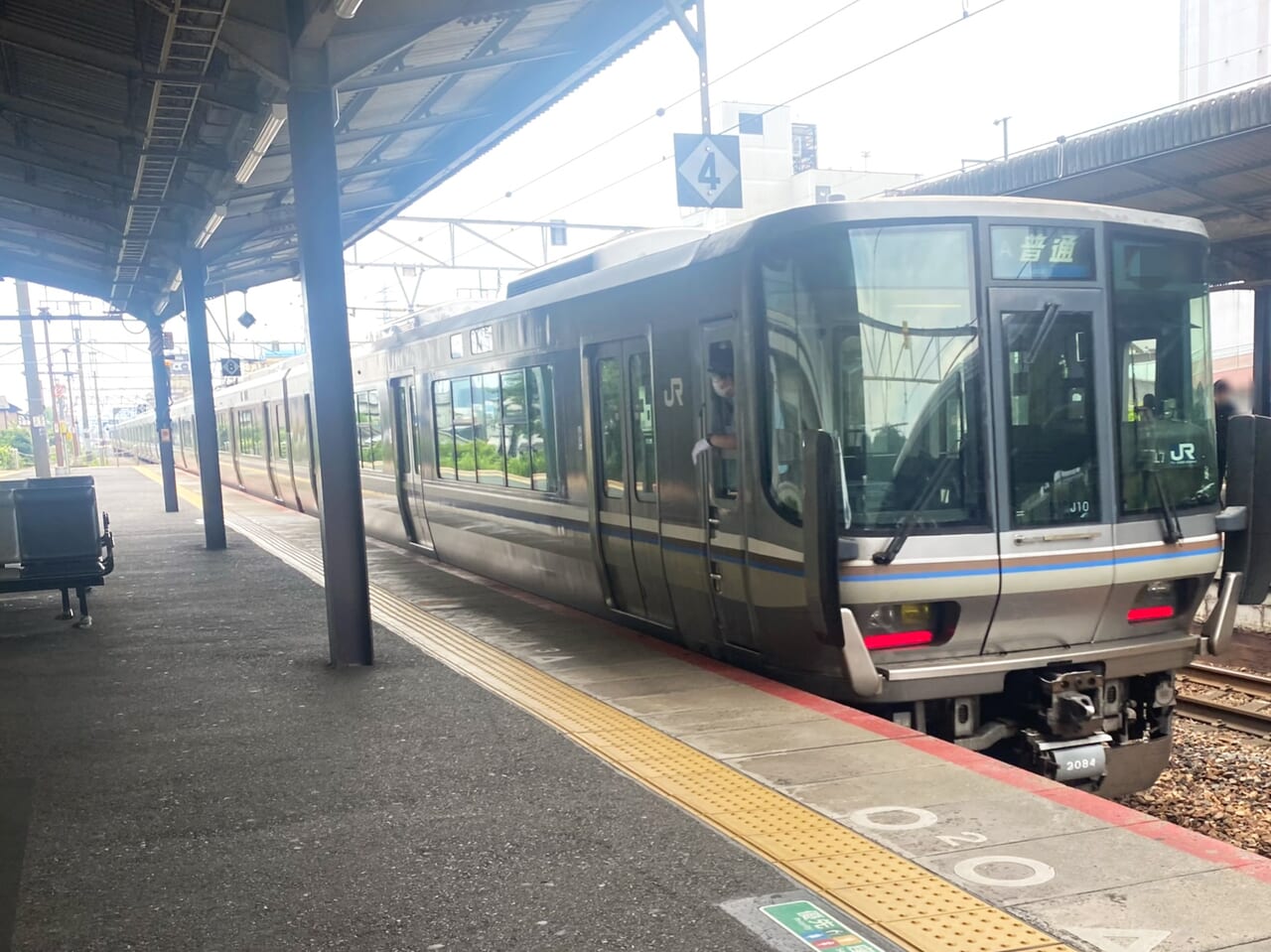 JRの電車と駅