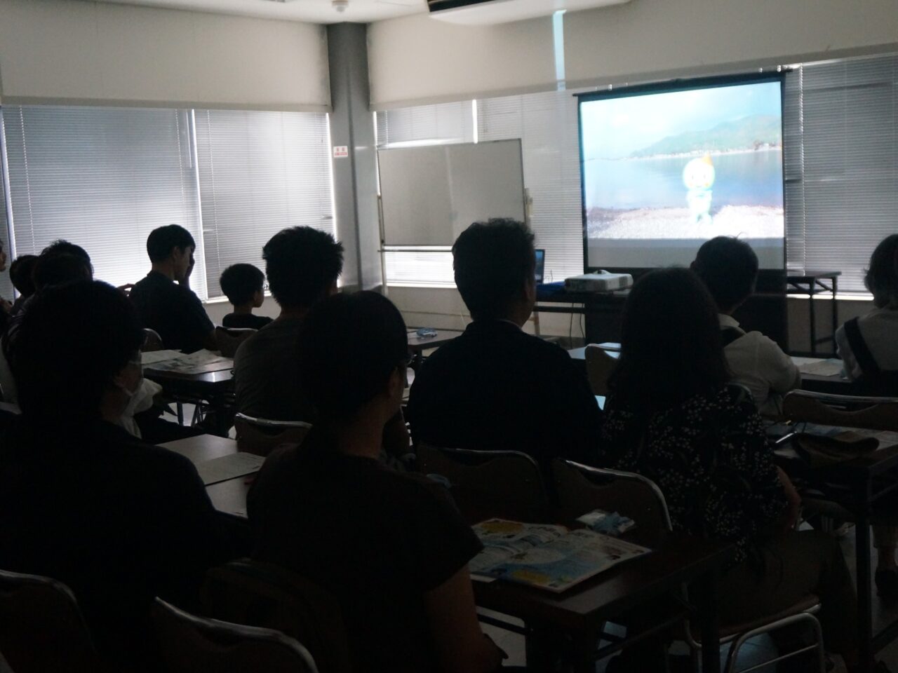 ミシガン秋の湖岸清掃2026